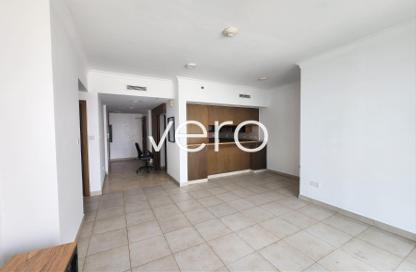 Apartment - 1 - 2 for rent in The Fairways North - The Fairways - The Views - Dubai Apartment - 1 - 2 for rent in The Fairways North - The Fairways - The Views - Dubai