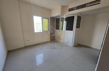Apartment - Studio - 1 Bathroom for rent in Al Qulaya'ah - Al Sharq - Sharjah Apartment - Studio - 1 Bathroom for rent in Al Qulaya'ah - Al Sharq - Sharjah