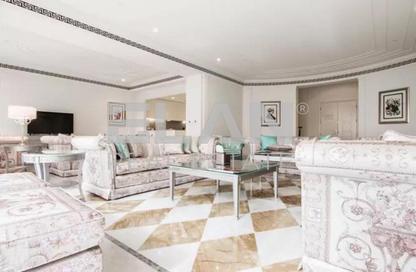 Apartment - 3 Bedrooms - 4 Bathrooms for sale in Palazzo Versace - Culture Village - Dubai