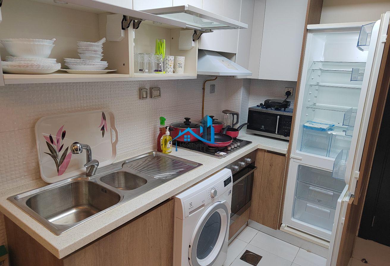 12 cheques Fully Furnished Near Metro photo 3