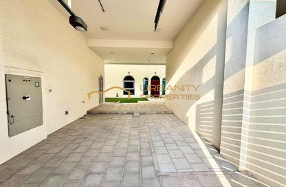 Villa - 4 Bedrooms - 4 Bathrooms for rent in Al Garhoud - Dubai
