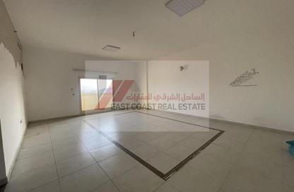 Apartment - 2 - 3 for rent in Sheikh Hamad Bin Abdullah St. - Fujairah