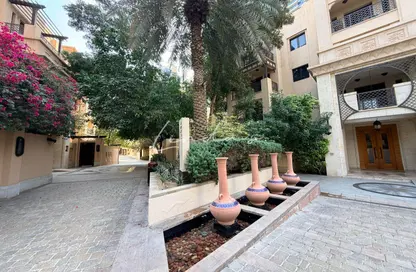 شقة - 2 غرف نوم - 2 حمامات للايجار في ينسون 3 - ينسون - دبي القديمة - وسط مدينة دبي - دبي