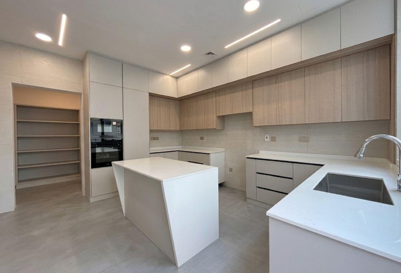 Contemporary Design | Elegant Quality Villa photo 7