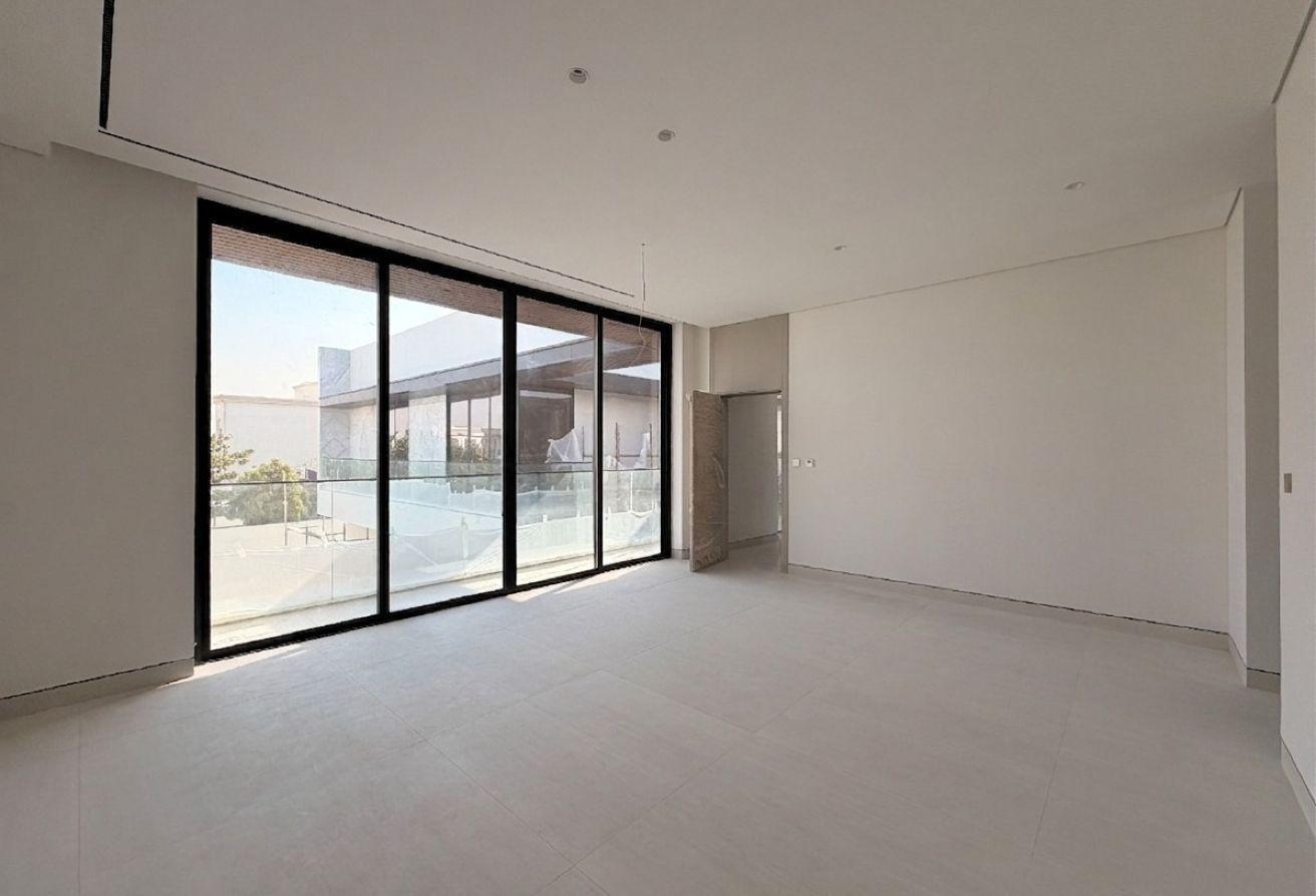 Contemporary Design | Elegant Quality Villa photo 9