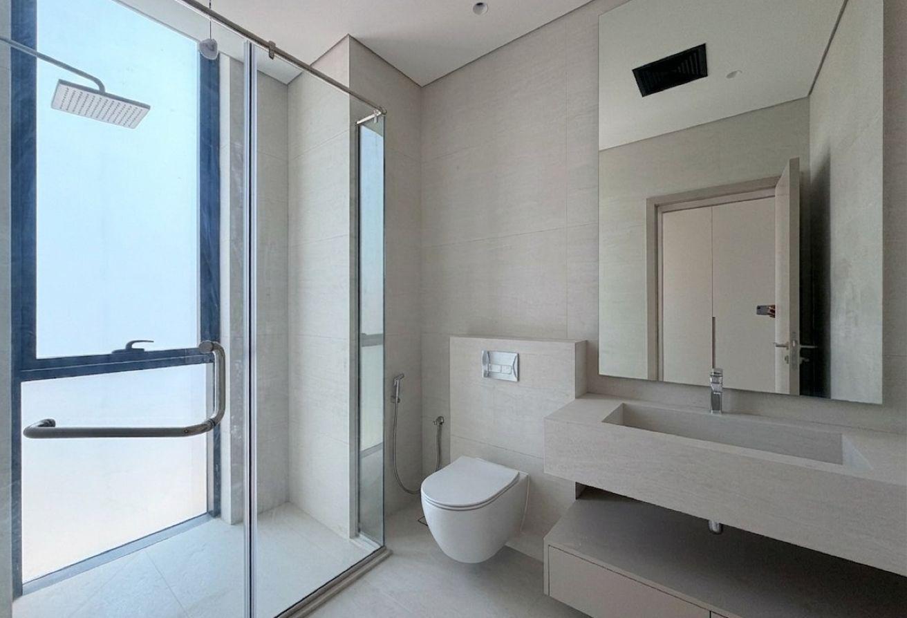 Contemporary Design | Elegant Quality Villa photo 12