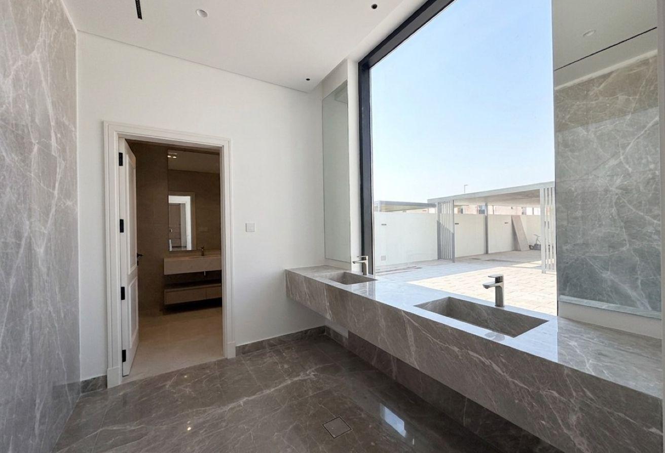 Contemporary Design | Elegant Quality Villa photo 22