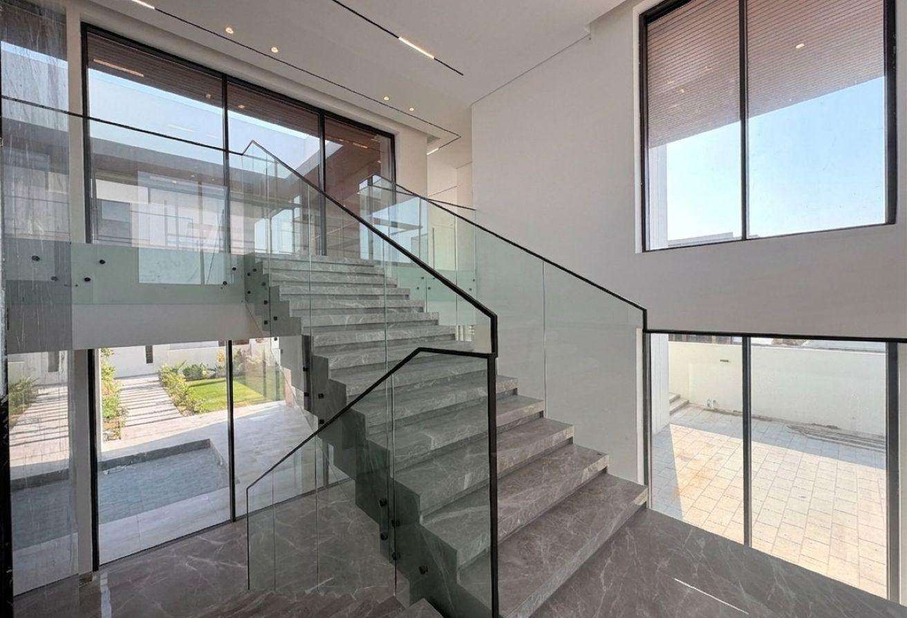 Contemporary Design | Elegant Quality Villa photo 5