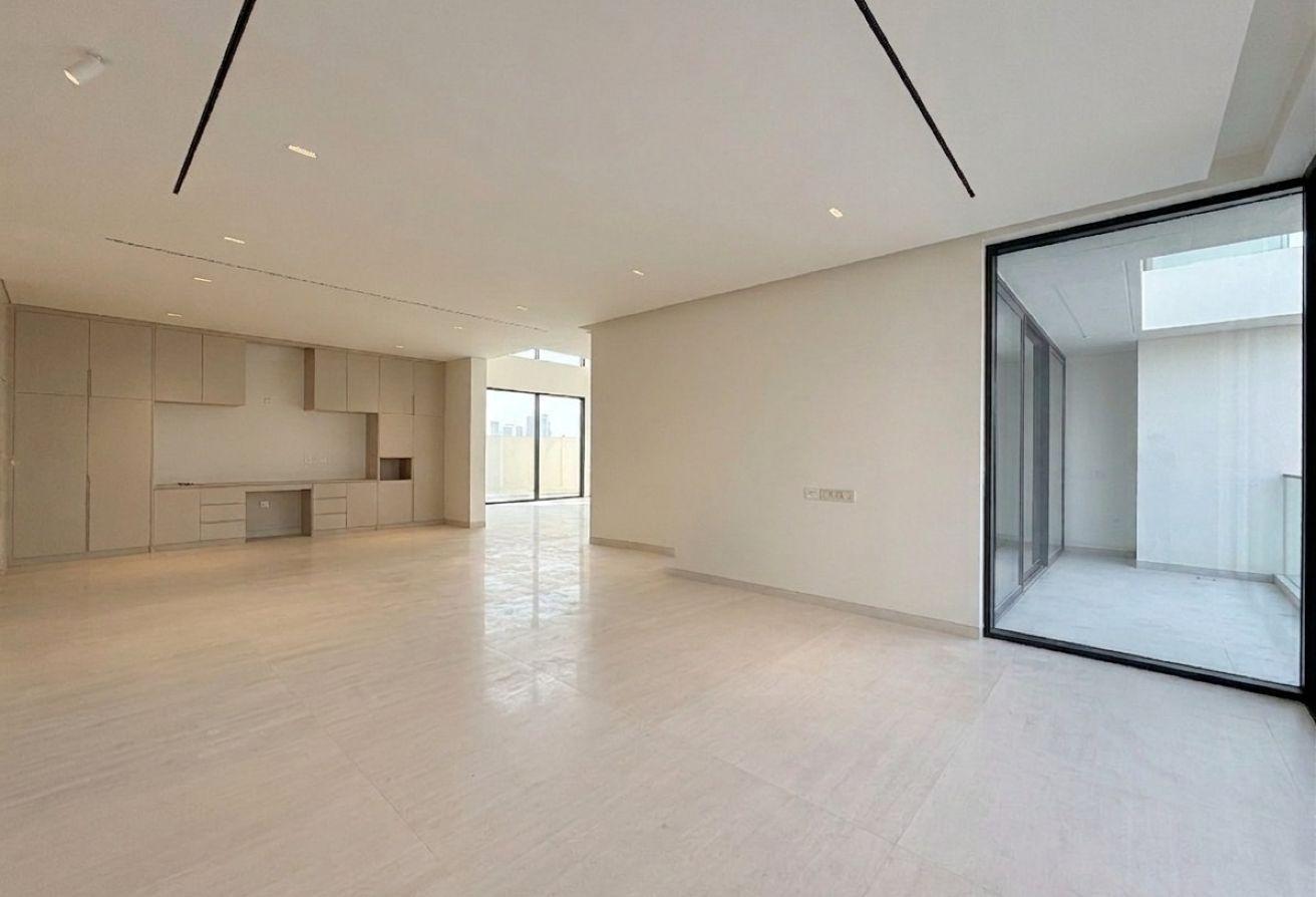 Contemporary Design | Elegant Quality Villa photo 24