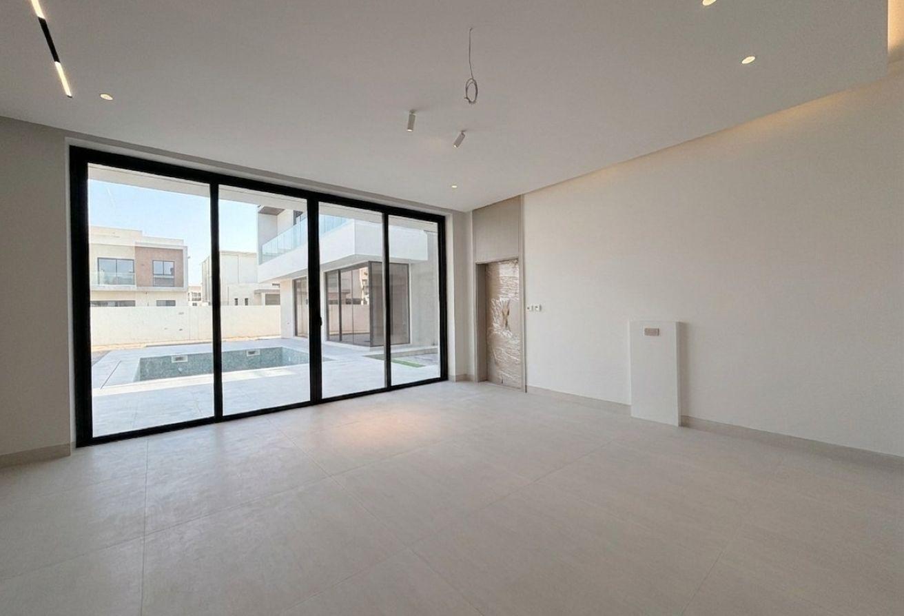 Contemporary Design | Elegant Quality Villa photo 20