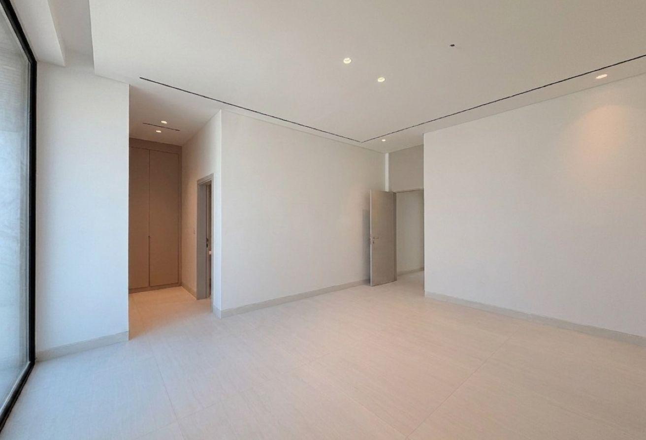 Contemporary Design | Elegant Quality Villa photo 13