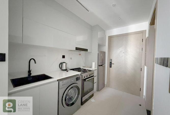 Furnished | City View | Modern Layout photo 3
