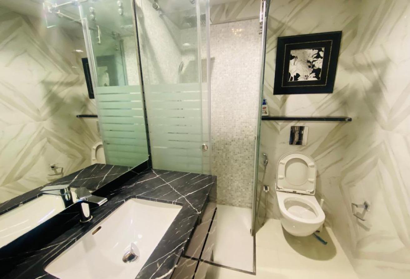 Fully Upgraded | Spacious Layout | Vacant Now photo 8