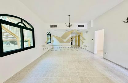 Villa - 3 - 4 for rent in Umm Suqeim 2 - Umm Suqeim - Dubai