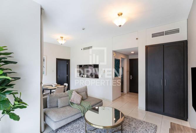 102820988 - Property Image 2