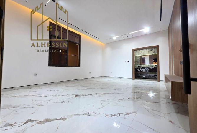 62093933 - Property Image 3