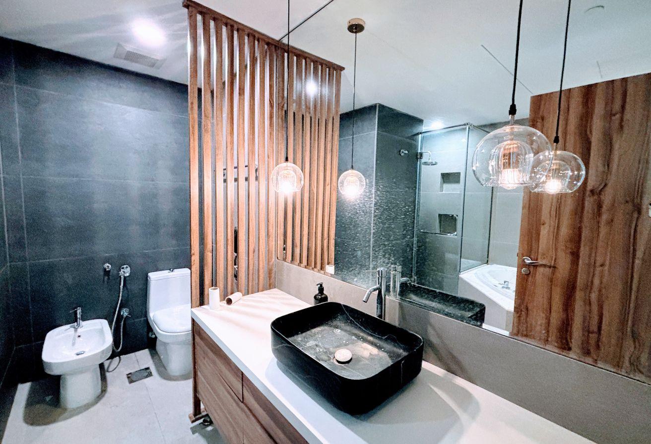 Upgraded Simplex | Furnished | Vacant photo 16