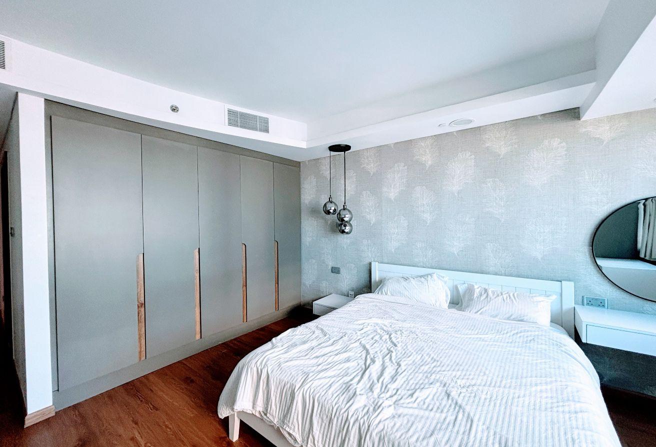 Upgraded Simplex | Furnished | Vacant photo 20