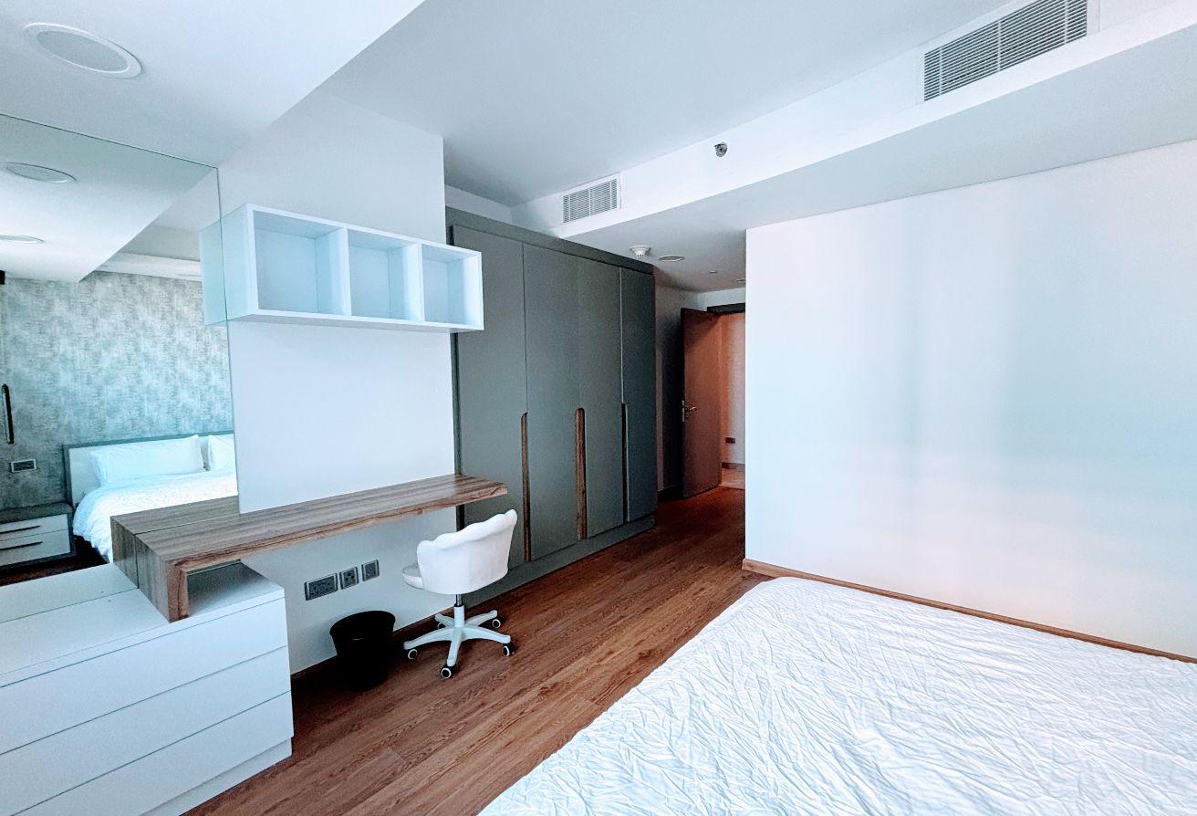 Upgraded Simplex | Furnished | Vacant photo 13