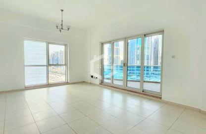 Apartment - 1 Bedroom - 2 Bathrooms for rent in Cascades Tower - Dubai Marina - Dubai