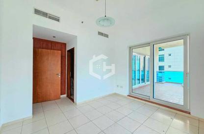 Apartment - 1 Bedroom - 2 Bathrooms for rent in Cascades Tower - Dubai Marina - Dubai Apartment - 1 Bedroom - 2 Bathrooms for rent in Cascades Tower - Dubai Marina - Dubai