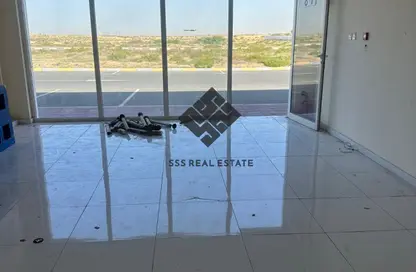 متجر - استوديو للايجار في أم درع - أم القيوين