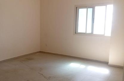 Apartment - 2 Bedrooms - 2 Bathrooms for rent in Al Khan - Sharjah