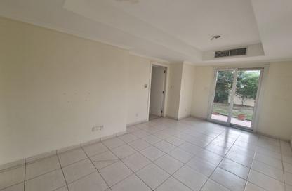 Villa - 2 Bedrooms - 3 Bathrooms for rent in Springs 15 - The Springs - Dubai