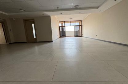 Apartment - 3 Bedrooms - 4 Bathrooms for rent in Fairmont Ajman - Al Nakhil 2 - Al Nakhil - Ajman
