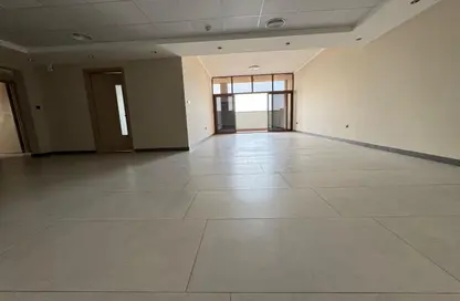 Apartment - 3 Bedrooms - 4 Bathrooms for rent in Fairmont Ajman - Al Nakhil 2 - Al Nakhil - Ajman