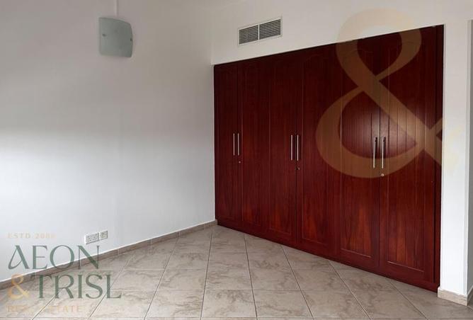 71121917 - Property Image 2