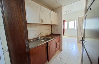 Apartment - Studio - 1 for rent in Muwailih Building - Muwaileh - Sharjah