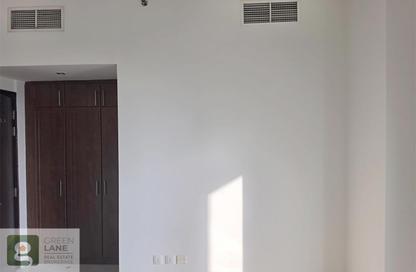 شقة - 2 - 3 للايجار في مساكن النخبة رقم 1 - مساكن النخبة الرياضية - مدينة دبي الرياضية - دبي