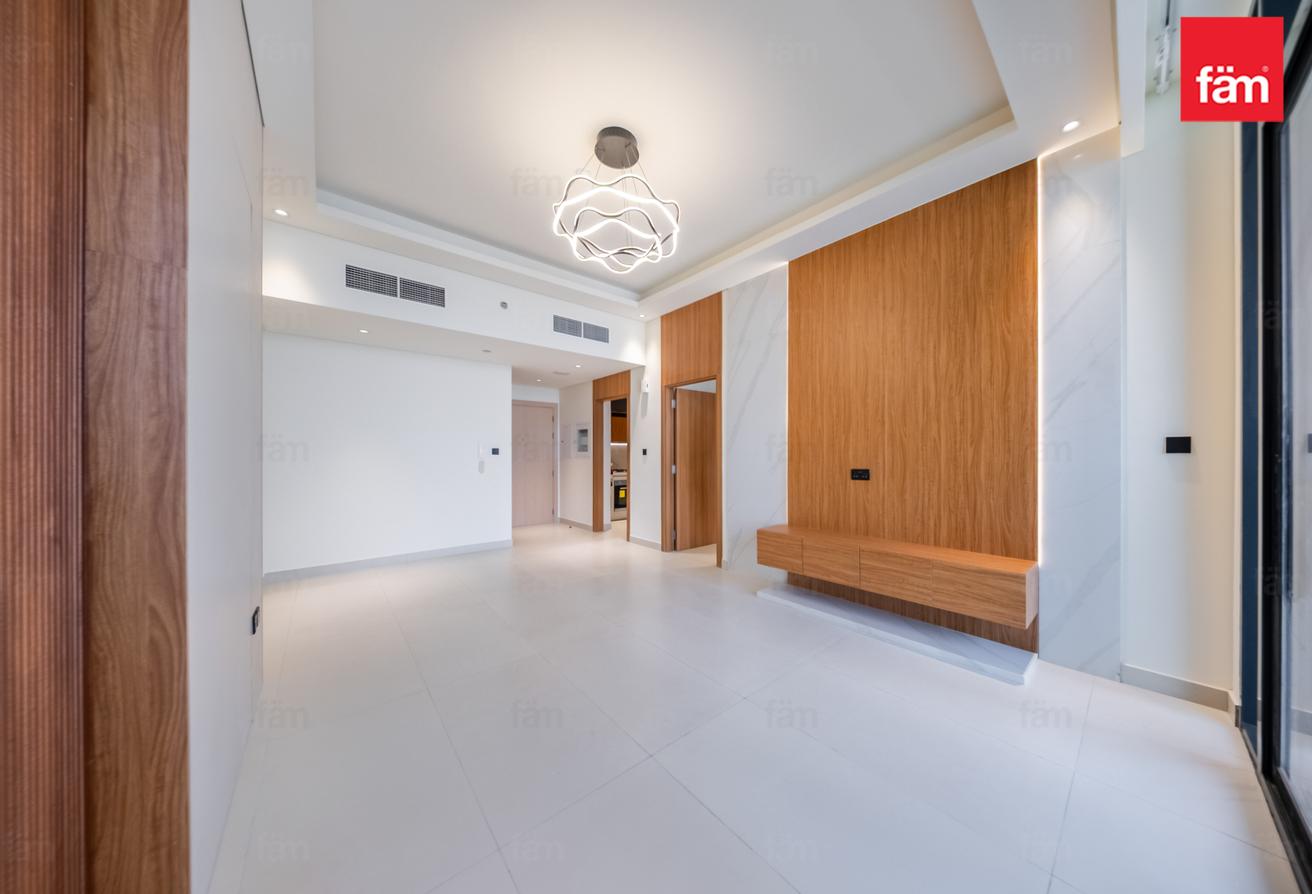 1BR | Prime Location |Huge Balcony photo 2