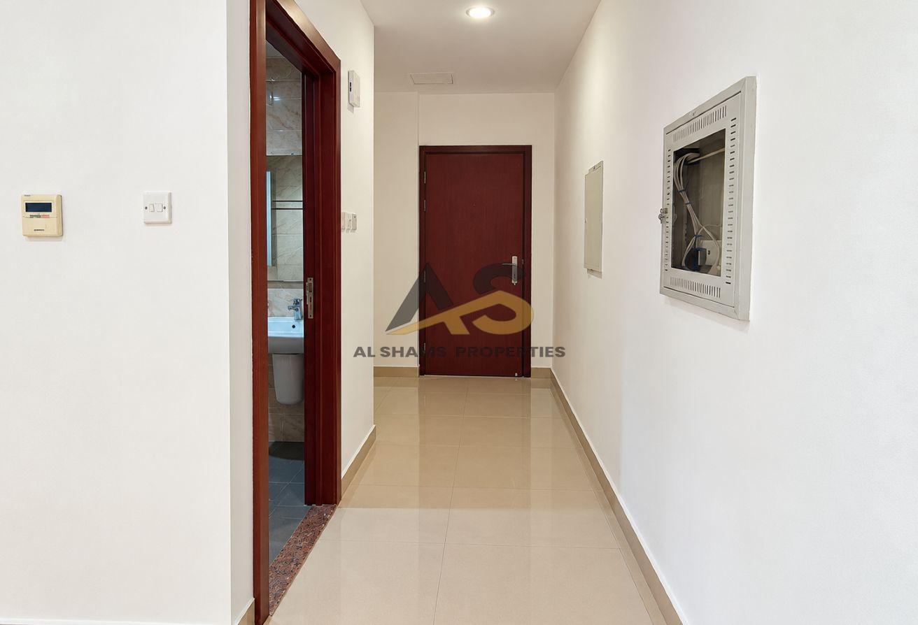1 BR Apartment in Al Warsan with Shared Pool photo 3