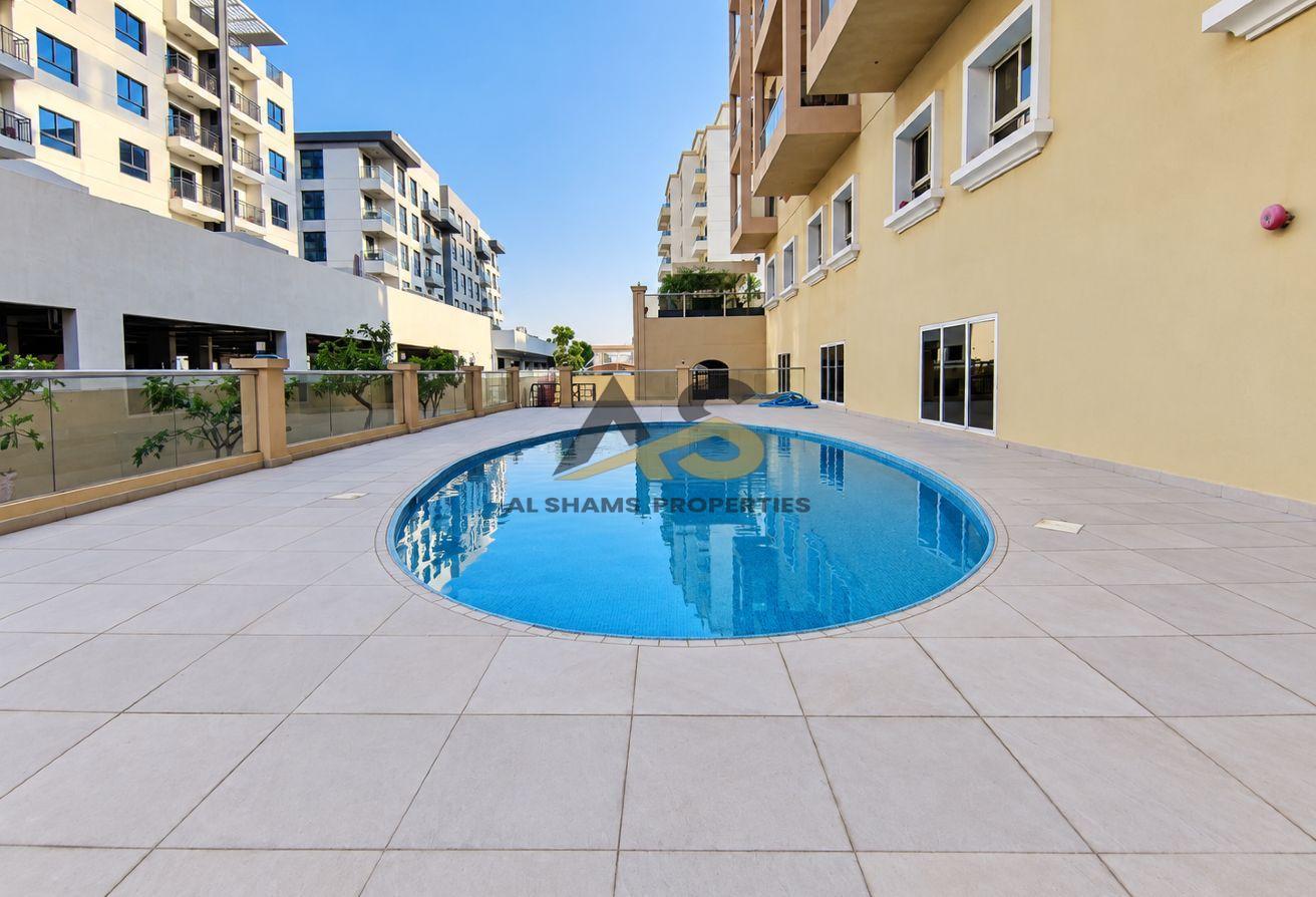 1 BR Apartment in Al Warsan with Shared Pool photo 8