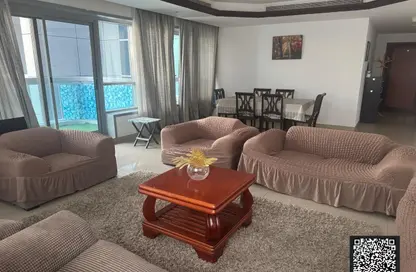 شقة - 2 غرف نوم - 2 حمامات للايجار في برج الكورنيش - طريق كورنيش عجمان - عجمان