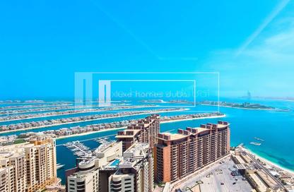 Apartment - Studio - 1 for rent in The Palm Tower - Palm Jumeirah - Dubai