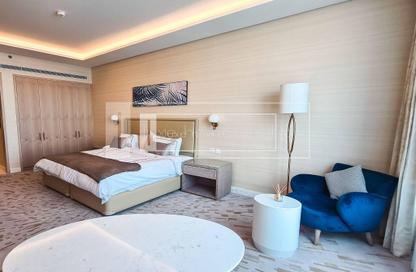 Apartment - Studio - 1 for rent in The Palm Tower - Palm Jumeirah - Dubai
