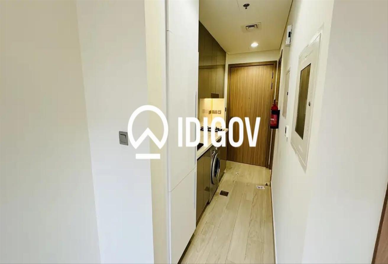 Furnished Studio | Balcony | ready to movin photo 2