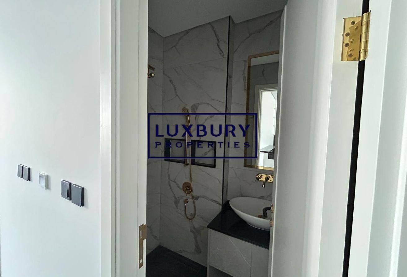 VASTU COMPLIANT | READY TO MOVE | BRAND NEW photo 10