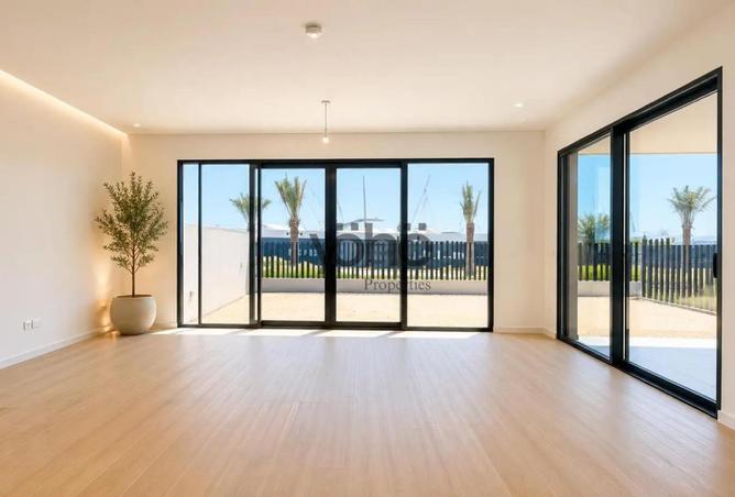 Landscaped | Corner Unit | Single Row photo 2