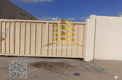 Bulk Rent Unit - Studio for rent in Industrial Building 13 - Industrial Area 13 - Sharjah Industrial Area - Sharjah