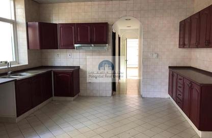 Villa - 5 - 6 for rent in Al Jafiliya - Bur Dubai - Dubai