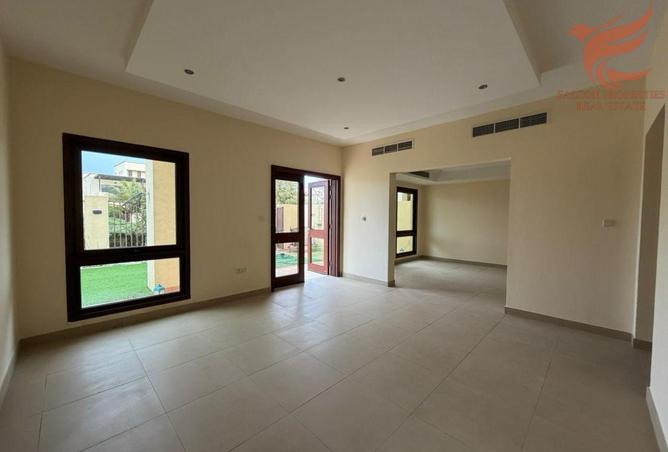 70267413 - Property Image 2