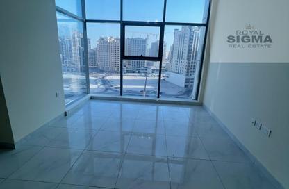 Apartment - 2 - 3 for rent in Noor Al Safa Building - Al Jaddaf - Dubai Apartment - 2 - 3 for rent in Noor Al Safa Building - Al Jaddaf - Dubai