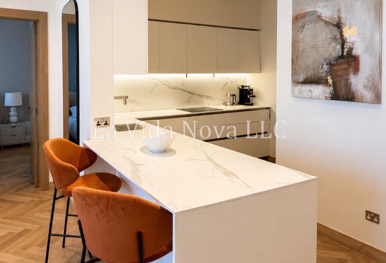 Luxury furnished 2BR + Study RENT | Marina View photo 9
