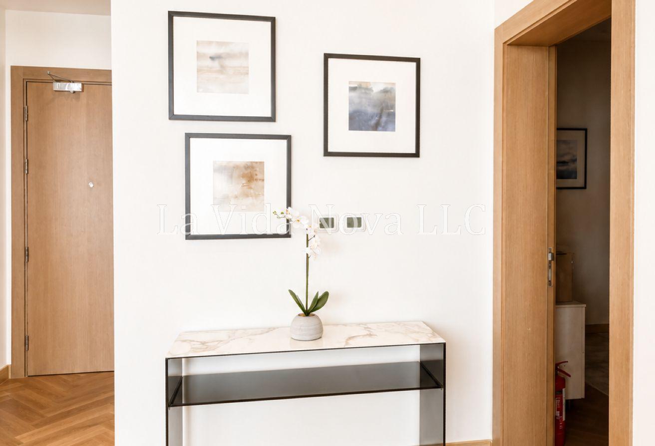 Luxury furnished 2BR + Study RENT | Marina View photo 4