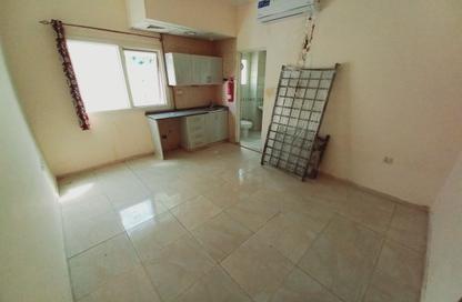 Apartment - Studio - 1 Bathroom for rent in Fire Station Road - Muwaileh - Sharjah