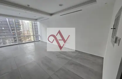 Office Space - Studio - 1 Bathroom for rent in Tamani Art Tower - Business Bay - Dubai
